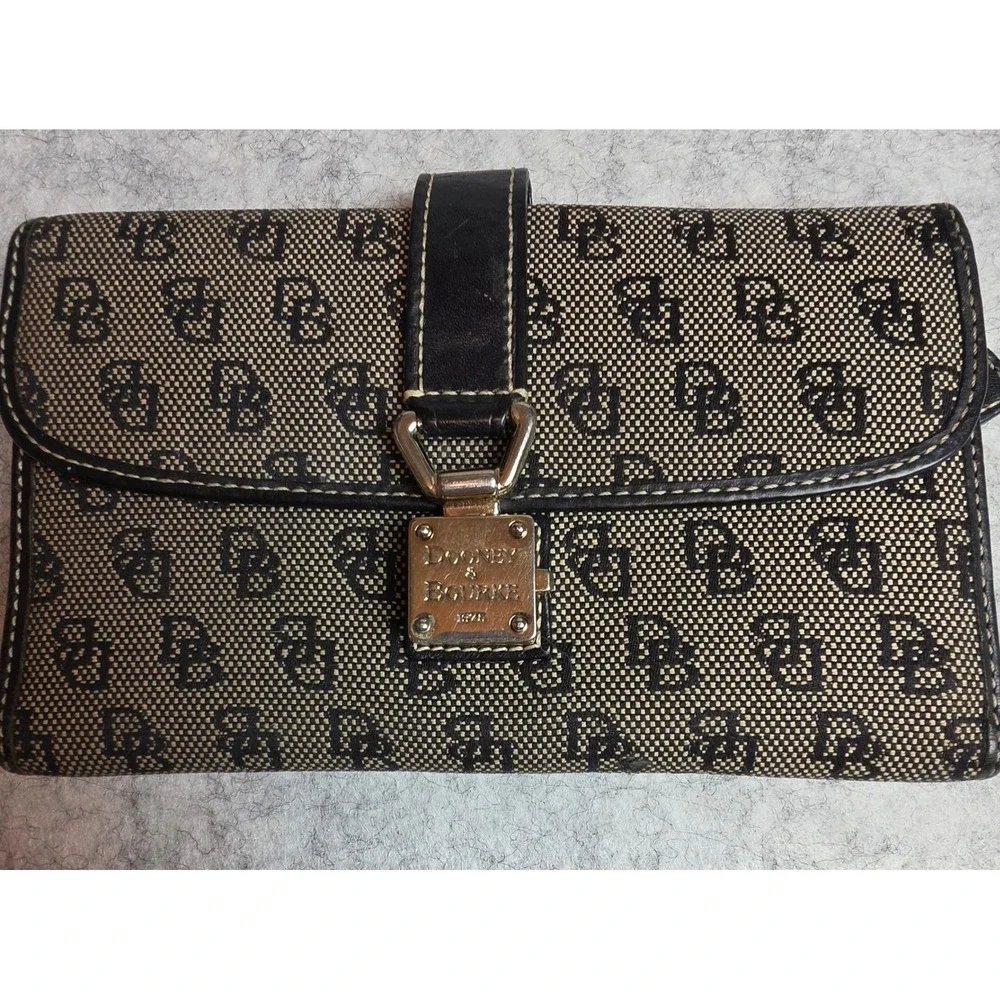 Dooney & Bourke Vintage Monogram Trifold Wallet Black Tan Signature Print